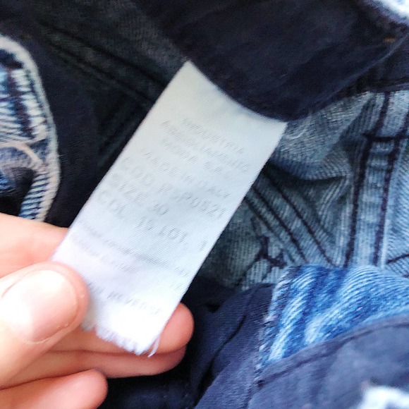 VINTAGE ARMANI DENIM SHORTS - Picture 4 of 5